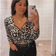 Profesora de lengua castellana y literatura que imparte clase a niños de todas las edades